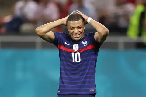 W jakim kraju gra Mbappé? Zaskakujące fakty o jego karierze