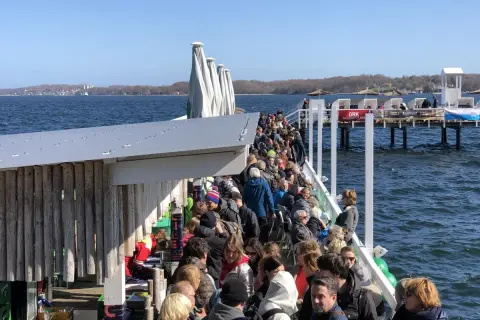 Seebar Kiel: Meerblick, Genuss & Tipps für Ihren Besuch in Düsternbrook