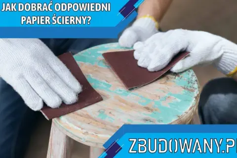 Ręce w białych rękawiczkach szlifują drewniany stołek, używając papieru ściernego do plastiku.