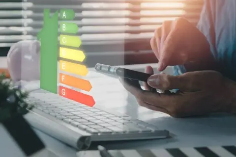 Kto może wystawić świadectwo charakterystyki energetycznej budynku?