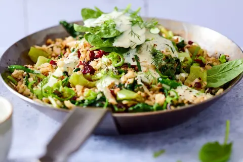 Bunte Gemüsepfanne mit cremiger Sauce, perfekt für clean eating rezepte. Frisch, gesund und lecker!