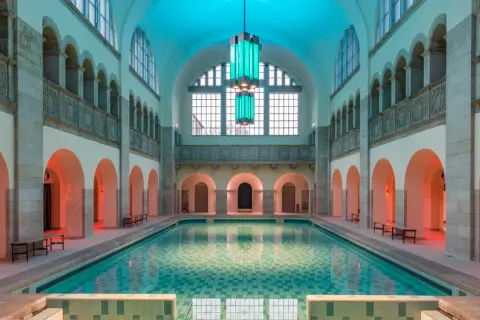 Hotel Oderberger Berlin: Historisches Denkmalhotel mit Pool