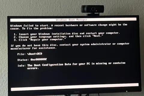 PC startet aber bootet nicht. Windows Boot Manager zeigt Fehler: Boot Configuration Data fehlt oder ist fehlerhaft.
