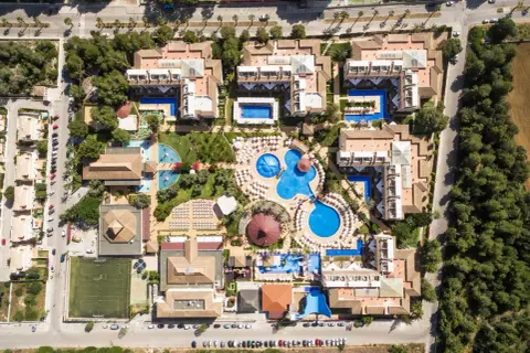 Majorka z dzieckiem: Hotel marzeń? Sprawdź, zanim zarezerwujesz!