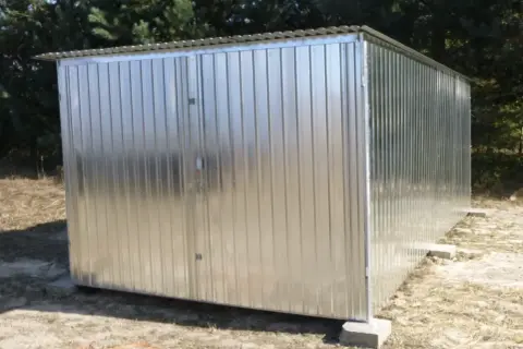 Garaż blaszany: Budynek czy samowola? Uniknij kar!