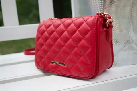 Jakie torebki są teraz modne – odkryj najnowsze trendy i style