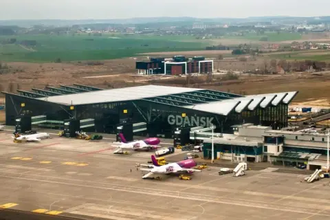 Jak dojechać na lotnisko Gdańsk? Szybko i bez stresu!