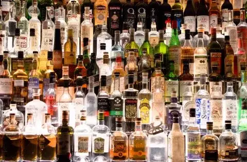 Ile wódka ma węglowodanów? Zaskakujące fakty o jej kaloriach