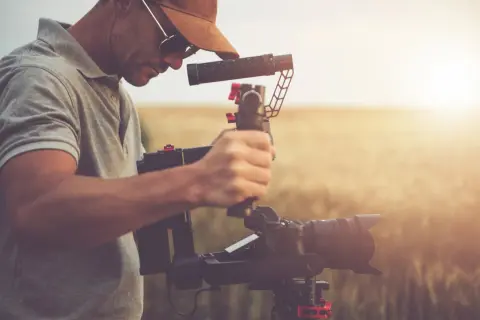 Operator filmowy: co robi? Tajemnice pracy, zarobki i kariera
