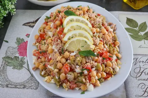 Ensalada de garbanzos: tu receta fácil y nutritiva en 15 min