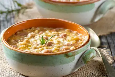 Minestra Fagioli e Orzo: Ricetta Perfetta e Segreti Tradizionali