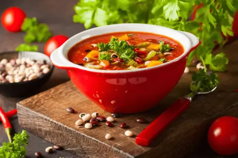 Dieta cukrzycowa: Zupy, które stabilizują cukier. Przepisy i porady