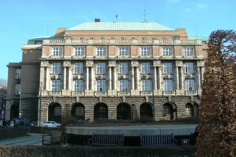 Uniwersytet w Pradze: Historia, programy i tajemnice najstarszej uczelni