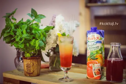 Orzeźwiający drink z sokiem żurawinowym i grejpfrutowym Hortex. Idealny na letnie popołudnie.
