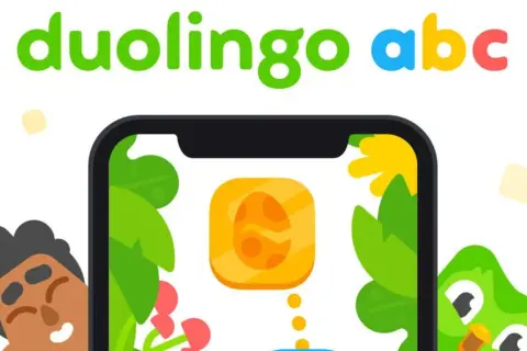 Kolorowe logo Duolingo ABC z uroczymi postaciami i ikoną jajka na ekranie telefonu. Idealne do nauki dla dzieci.