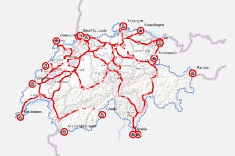 Mapa Szwajcarii z zaznaczonymi trasami i punktami kontrolnymi, wskazująca drogę do przejazdu przez winietę szwajcaria.