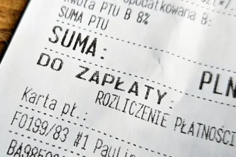 Fragment paragonu z napisem "SUMA: DO ZAPŁATY", "ROZLICZENIE PŁATNOŚCI" i numerem karty. Może dotyczyć art. 109 ust. 3d ustawy o VAT.