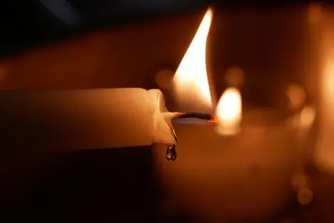 Jak usunąć wosk ze szkła? Skuteczne metody bez ryzyka uszkodzeń