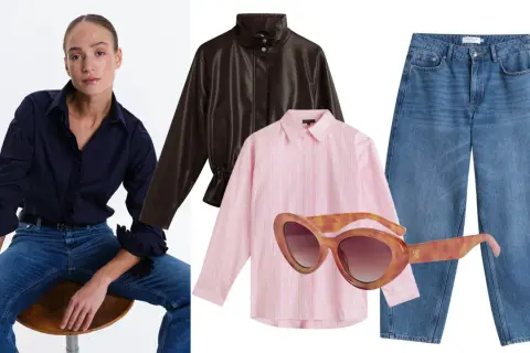 En modell visar upp en mörkblå skjorta med volanger, jeans och ett bälte. Bredvid syns en brun jacka, en randig rosa skjorta och ett par solglasögon. Herrmode inspiration för en stilfull look.
