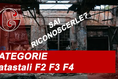 Interno di un edificio abbandonato con mattoni a vista e graffiti. Testo: "CATEGORIE Catastali F2 F3 F4".