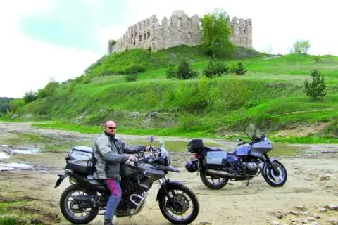 Najlepsze trasy motocyklowe w Jurze Krakowsko-Częstochowskiej, które musisz przejechać