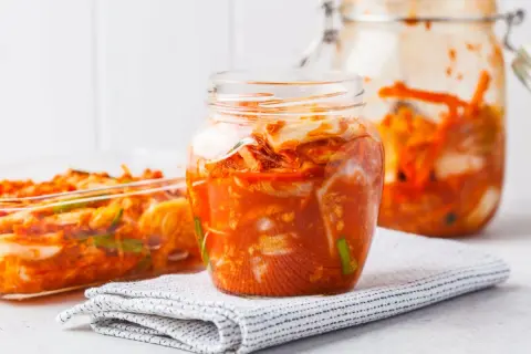 Sałatka kimchi: Szybkie przepisy, warianty i sekrety idealnego smaku