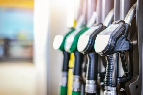 Jaki kolor ma diesel? Odcień zdradza jakość i legalność!