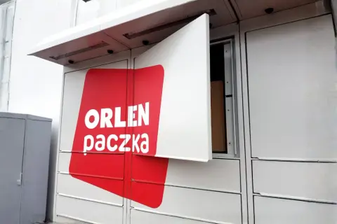 Automaty paczkowe Orlen Paczka. Wiele osób chwali sobie wygodę i szybkość odbioru.