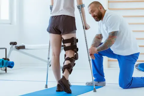 Stabilizator na kolano do nart: Jaki wybrać? Poradnik eksperta