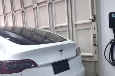 Ile ładuje się Tesla? Czasy, czynniki i porady eksperta