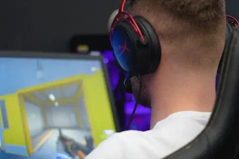 Jak podłączyć słuchawki bezprzewodowe do PS4 bez problemów?