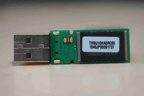 Pendrive nie działa? Napraw go i odzyskaj dane! Poradnik eksperta