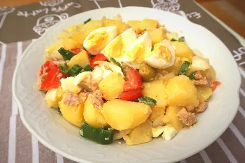 Ensalada Campera de la Abuela: Sabor de Siempre, Receta Perfecta
