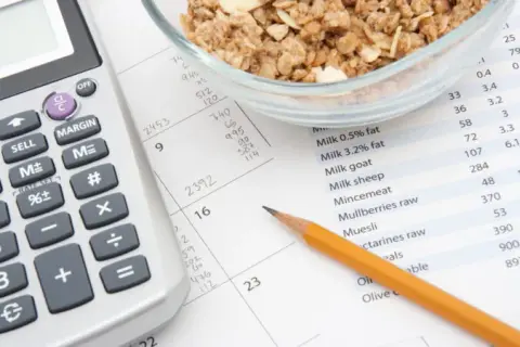 Jak ułożyć dietę na redukcję tkanki tłuszczowej i uniknąć błędów