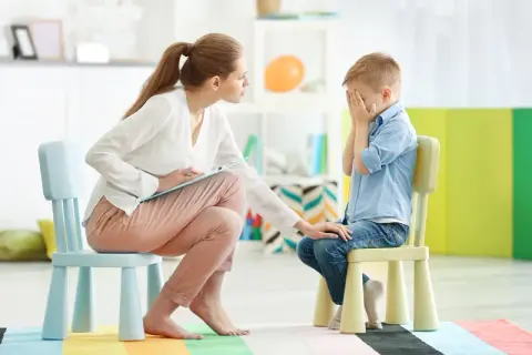 Zajęcia z psychologiem w przedszkolu: Jak wspierają rozwój dzieci