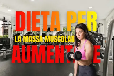 Donna in palestra solleva pesi, con testo "Dieta per la massa muscolare".
