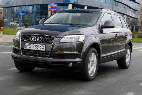 Audi Q7 używane: co warto wiedzieć przed zakupem luksusowego SUV-a