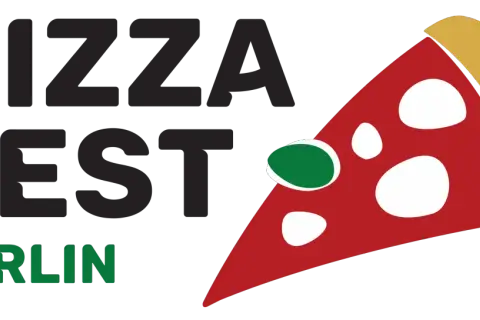 Pizza Fest Berlin: Ein riesiges Stück Pizza mit grünen und weißen Belägen, das für das bevorstehende Pizza Festival in Berlin wirbt.