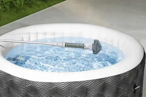 Czyste jacuzzi Bestway? Wybierz idealny odkurzacz podwodny!