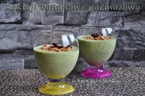 Jarmuż, banan, jogurt: przepis na koktajl bez goryczki w 3 minuty
