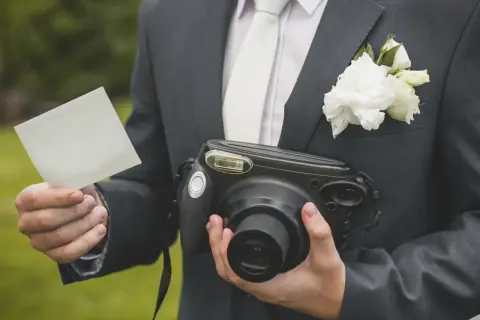 Jak napisać mail do fotografa ślubnego? Gotowe wzory i porady
