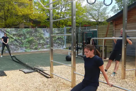 CrossFit czy kalistenika – która metoda treningowa przynosi lepsze efekty?