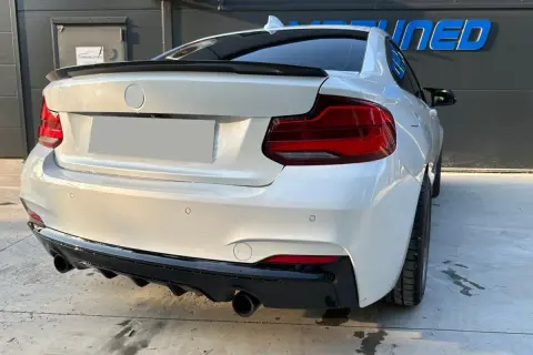 Spoiler BMW F30: Wybierz idealny! Carbon czy ABS? Montaż, style, ceny