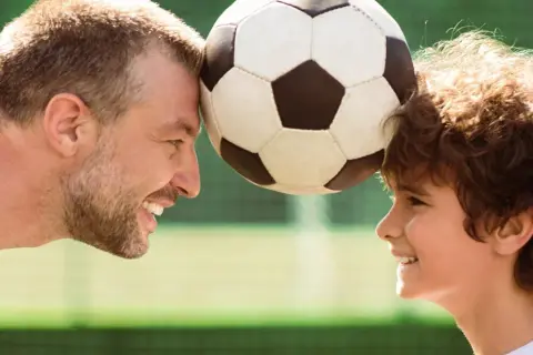 Rodzinne zajęcia sportowe: Jak wybrać idealne i czerpać radość?