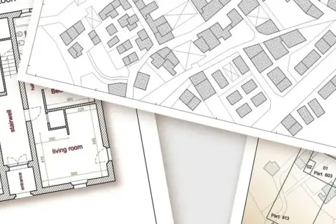 Piani catastali e planimetrie di edifici, con dettagli su stanze e particelle. Un esempio di categoria B1 catasto.