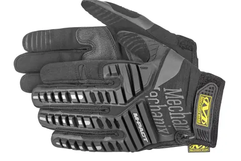 Guantes negros Mechanix M-Pact 3 con protección reforzada en nudillos y dedos. Ideales para trabajos duros.