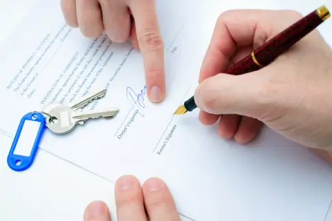 Kto płaci za notariusza przy wynajmie mieszkania? Sprawdź obowiązki.
