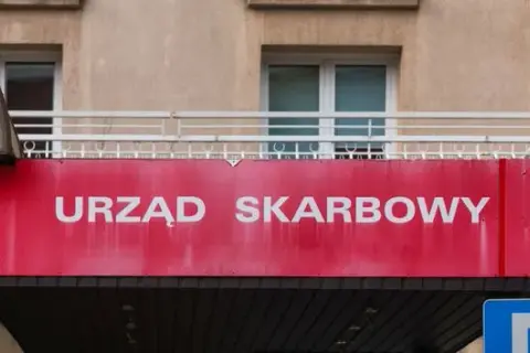 Czy pożyczkę trzeba zgłosić do urzędu skarbowego? Sprawdź, by uniknąć kar