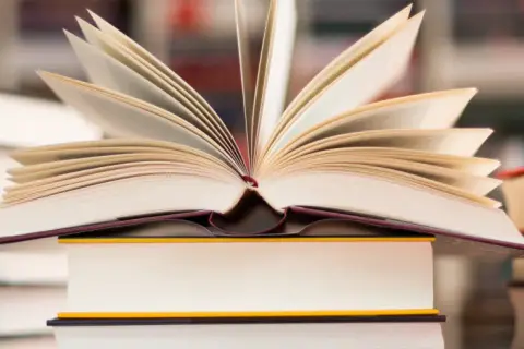 Najlepsi autorzy książek dla młodzieży, którzy zmieniają literaturę