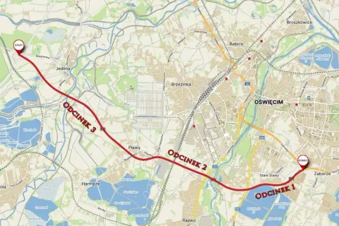 Mapa przedstawia przebieg obwodnicy Oświęcimia, podzielonej na trzy odcinki. Trasa zaczyna się na zachodzie, a kończy na wschód od miasta.